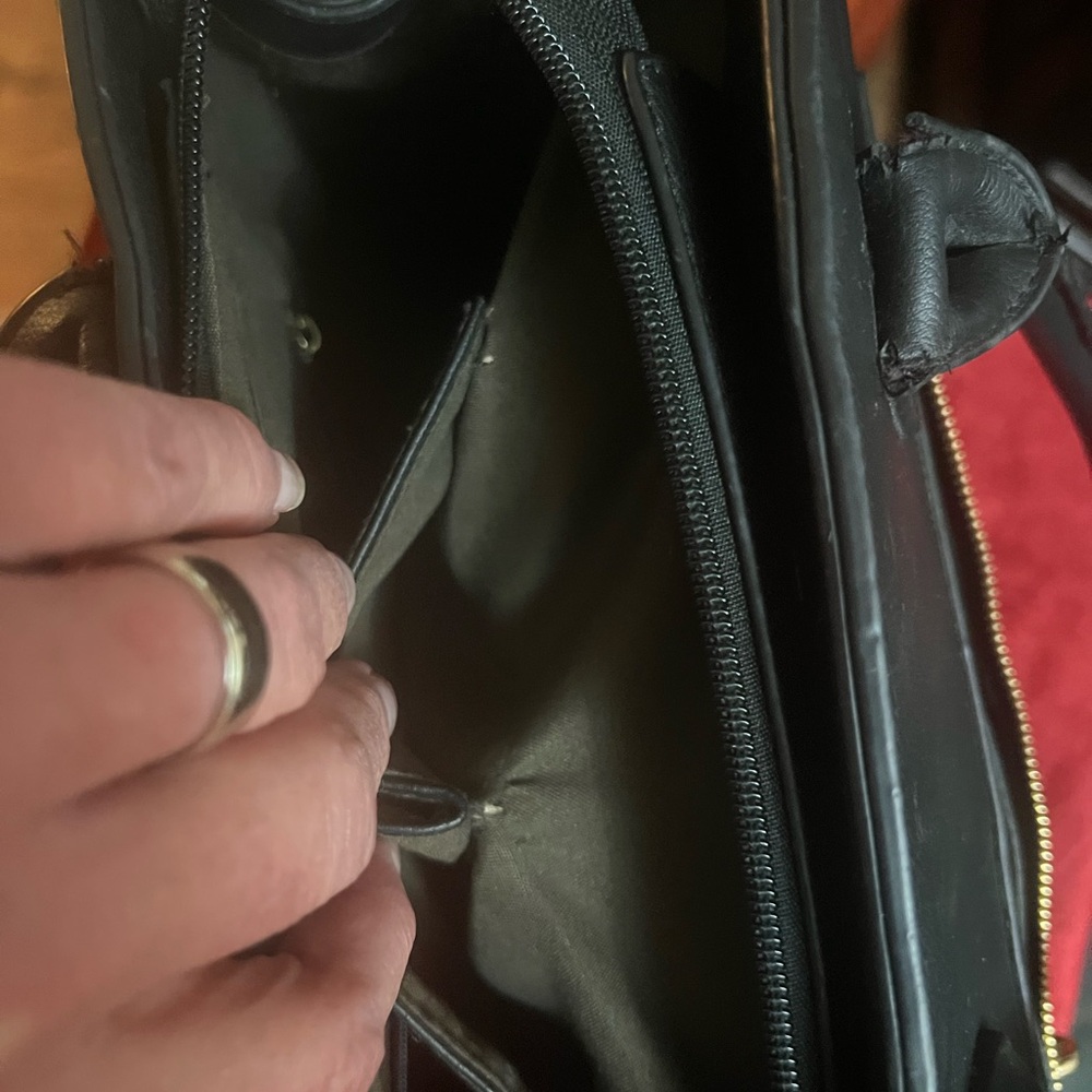 Classic Black Leather Shoulder Bag with Front Zip Pocket - Picture 9 of 10